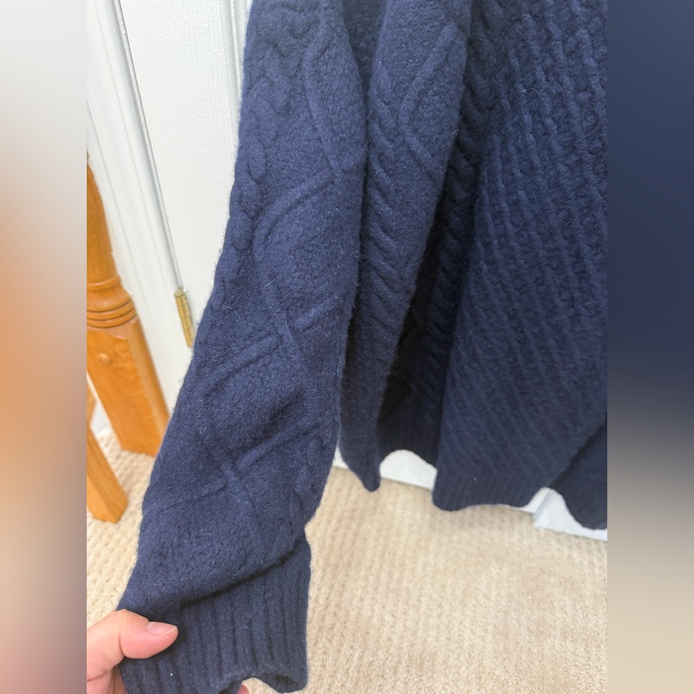 Peggy Sweater Aritzia - Picture 4 of 6